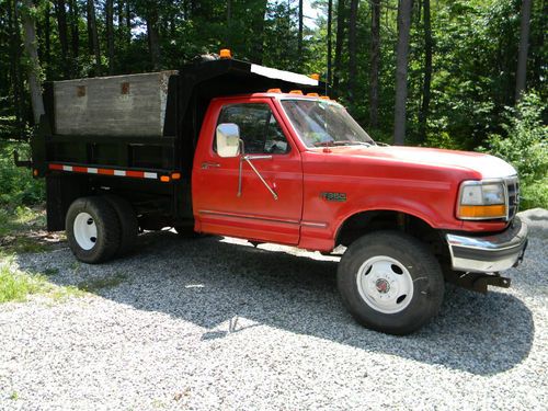 Ford f350 7.3 diesel 5 speed 4 x 4 dump truck