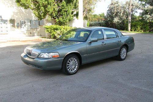 2004 lincoln town car ultimate sedan 4-door 4.6l