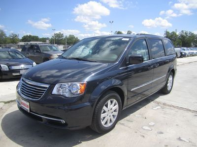 BRAND NEW SLEEK DARK BLUE 2013 CHRYSLER TOWN & COUNTRY TOURING, image 4