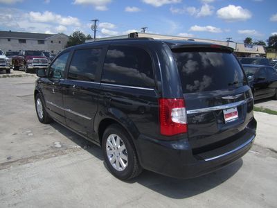 BRAND NEW SLEEK DARK BLUE 2013 CHRYSLER TOWN & COUNTRY TOURING, image 5
