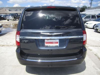 BRAND NEW SLEEK DARK BLUE 2013 CHRYSLER TOWN & COUNTRY TOURING, image 6