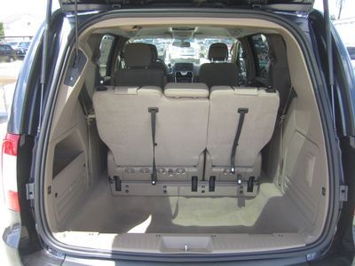 BRAND NEW SLEEK DARK BLUE 2013 CHRYSLER TOWN & COUNTRY TOURING, image 7