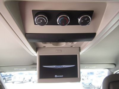 BRAND NEW SLEEK DARK BLUE 2013 CHRYSLER TOWN & COUNTRY TOURING, image 12