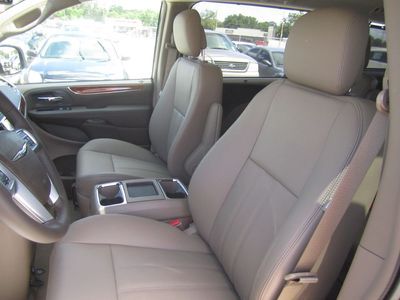 BRAND NEW SLEEK DARK BLUE 2013 CHRYSLER TOWN & COUNTRY TOURING, image 15