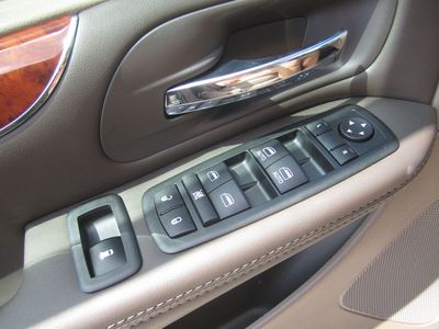 BRAND NEW SLEEK DARK BLUE 2013 CHRYSLER TOWN & COUNTRY TOURING, image 19