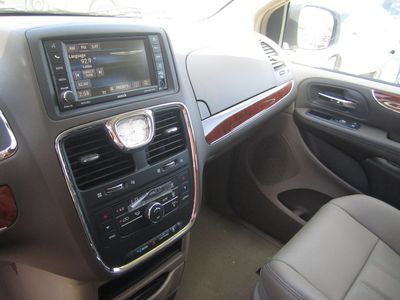 BRAND NEW SLEEK DARK BLUE 2013 CHRYSLER TOWN & COUNTRY TOURING, image 22