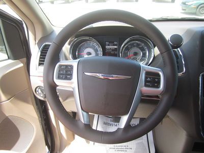 BRAND NEW SLEEK DARK BLUE 2013 CHRYSLER TOWN & COUNTRY TOURING, image 27