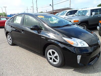 Hail sale new toyota prius model 3, small dents big savings