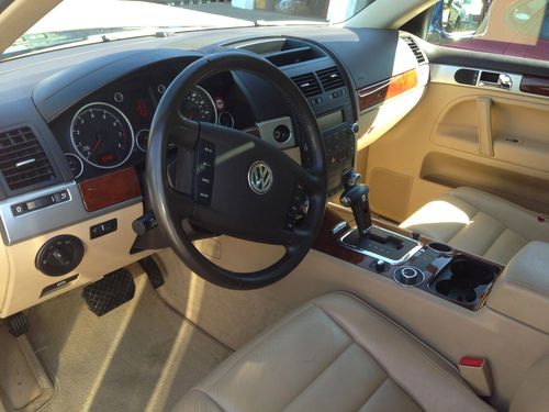 2005 volkswagen touareg  3.2l awd 4motion low miles single owner towing, premium