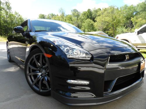 2013 nissan gtr premium **aam exhaust**1 owner**mint shape**