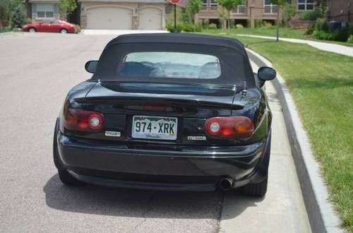 Limited edition 1993 mazda miata le convertible 2-door 1.6l