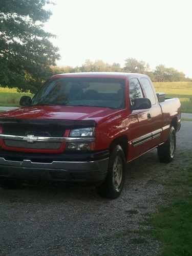 2005 chevrolet 1500 4x4 truck with tool box and receiver hitch