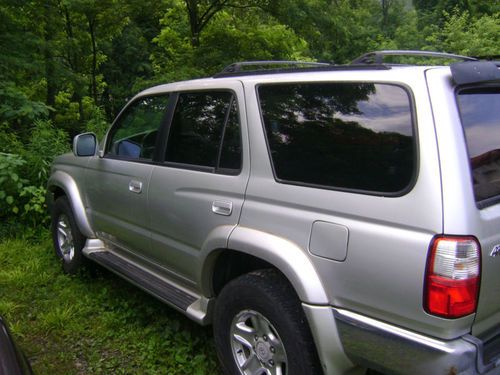 2002 toyota 4runner (need motor)