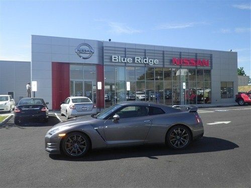 2014 nissan gt-r premium coupe 2-door 3.8l