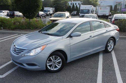 2011 hyundai sonata gls for sale~bluetooth~sat radio~beautiful condition~1 owner