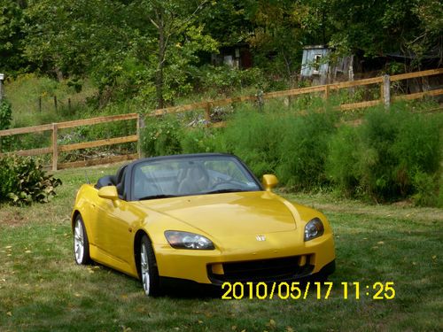 2004 honda s2000 base convertible 2-door 2.2l