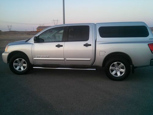 2008 nissan titan se crew cab pickup 4-door 5.6l