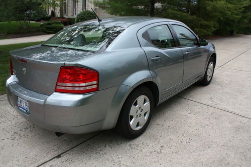 2008 dodge avenger se sedan 4-door 2.4l clean non-smoker