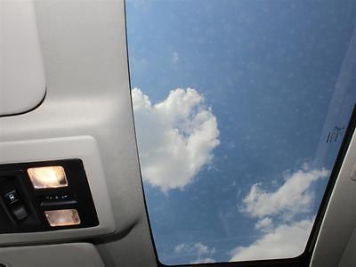 Laramie 4x4 Leather Sunroof Bed Liner MP3 UConnect Navigation Rims and Tires, image 20