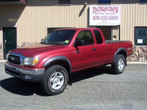 2004 toyota tacoma base extended cab pickup 2-door 3.4l very clean