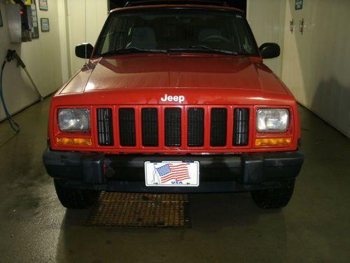 Cherokee sport &lt; xj &gt; off road 4x4 truck 4.0  **no reserve**