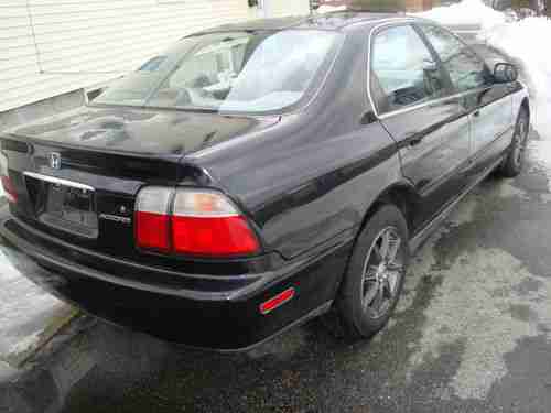 1997 HONDA ACCORD LX 5 SPEEDS,4 CYL 2.2L ENGINE,EXCELLENT RIDE,NO RESERVE PRICE, image 7