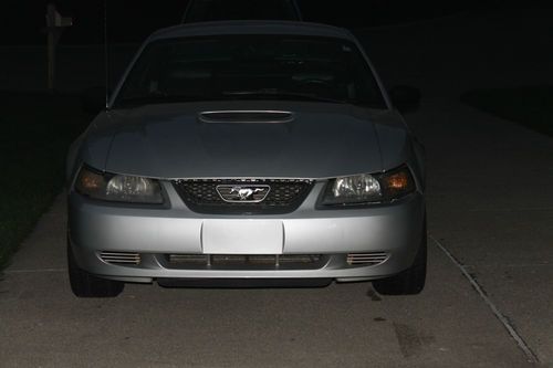 2002 ford mustang base coupe 2-door 3.8l