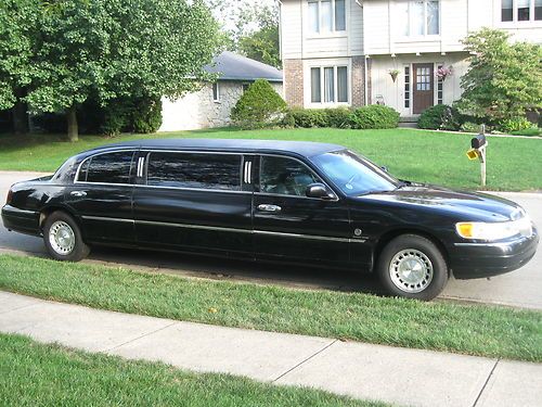 1999 lincoln towncar limousine 72 inch strech 6 passanger in rear