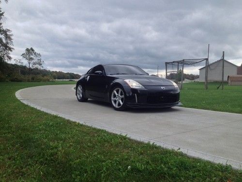 2004 nissan 350z touring coupe 2-door 3.5l