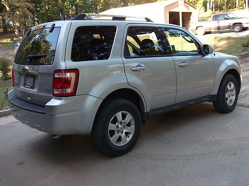 Like new condition 2011 ford escape ltd.