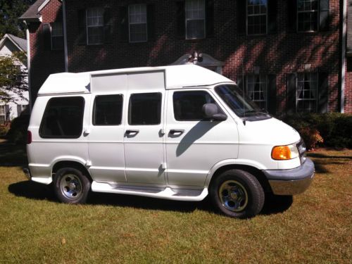 2003 dodge ram 1500 van wheelchair lift and hand driver controls. 3-door 3.9l