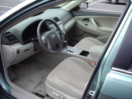 NO RESERVE! One owner, sunroof, CD, front and rear parking sensors, xenon lights, image 4