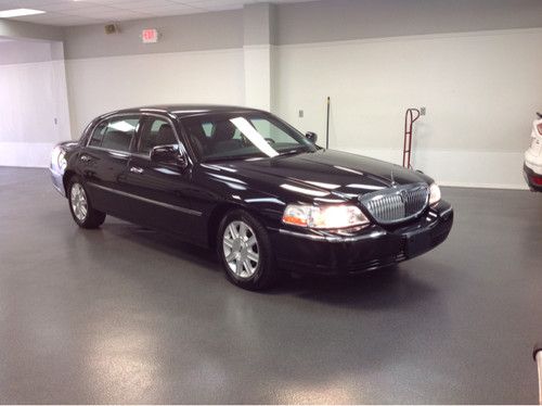 2011 lincoln town car