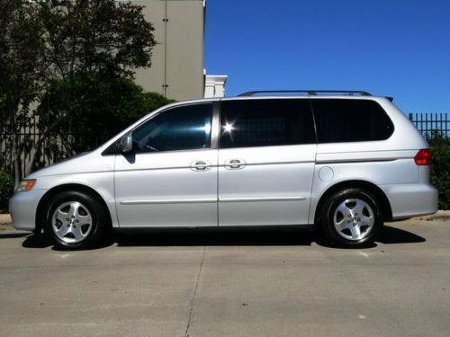 Quad bucket 1tx own clean carfax must see cd pwr seats pwr side doors cargo net
