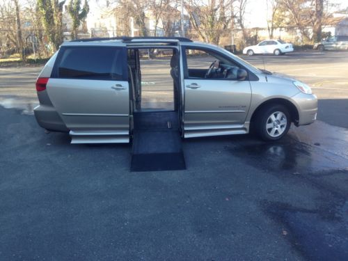 Van  wheelchair handicap toyota sienna le 2004  imspower  ramp kneelind zero cle