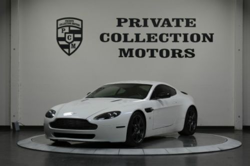 2008 aston martin vantage *pearl white *1 owner *pristi