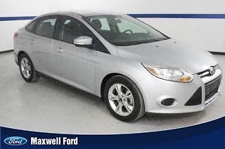 2013 ford focus 4 door sedan se automatic great economic car