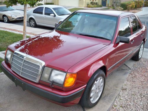 1987 mercedes 300d turbo diesel great shape runs excellent 30+ mpg check it out