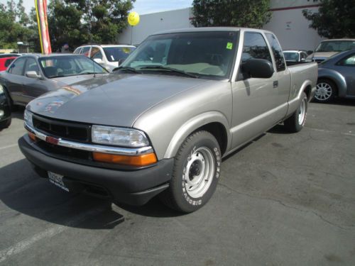 2003 chevrolet s10 base extended cab pickup 3-door 2.2l