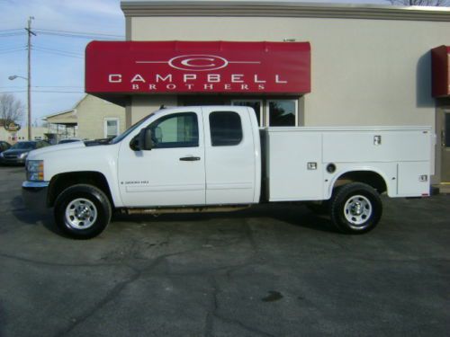 2009 chevrolet 3500 silverado ext. cab 4x4 6.0l knapheide utility 26,780 miles!