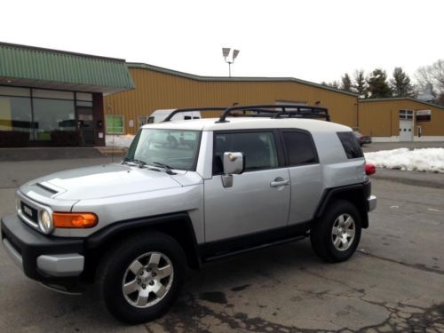 Rare manual tranny 4wd fj cruiser no reserve