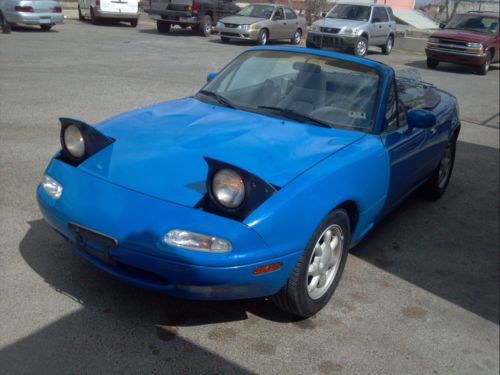 Super clean 1991 mazda mx-5 miata with only 75k original miles...