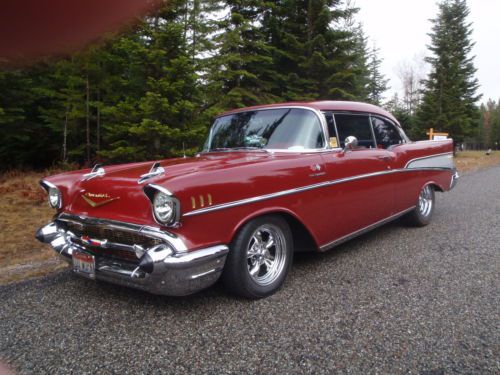 1957 chevrolet belair 2 door hardtop.  loaded! stunning.  look!