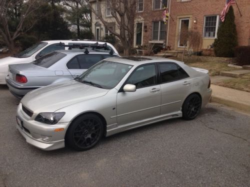 2001 lexus is300 base sedan 4-door 3.0l