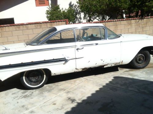 1960 chevrolet impala base sedan 2-door 4.6l