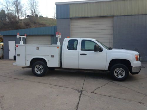 2008 gmc sierra 2500 4 x 4 utility body