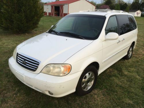 2002 kia sedona minivan, no kids, one owner, good condition