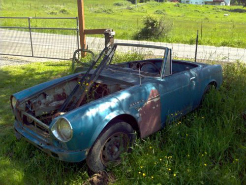 1968 datsun 1600 rolling shell with title