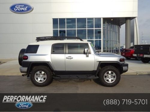 4x4, roof rack, step bars, cd player, electronic stability control, brake assist