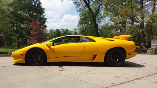 1991 lamborghini diablo base coupe 2-door 5.7l